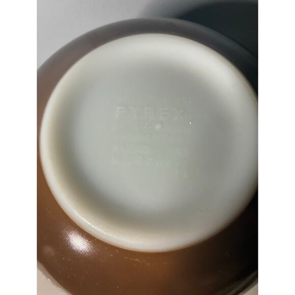 Vintage Pyrex Brown Floral Cinderella Mixing Bowl Set (4-Piece) – No Chips - Picture 13 of 16